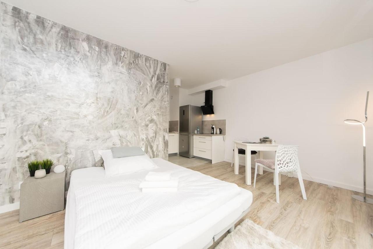 Cosy Studio With Private Garage P4You Pl Apartment คราคูฟ ภายนอก รูปภาพ